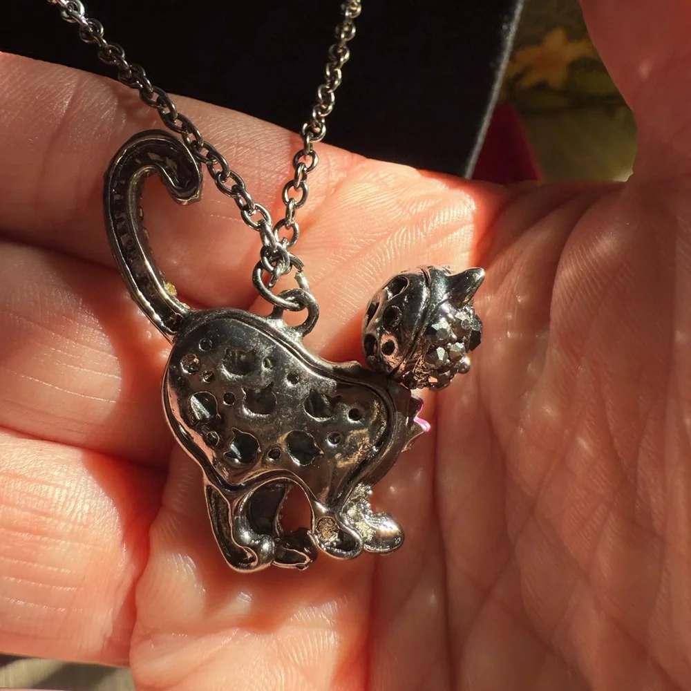 Elegant Cat Pendant‎ Necklace
